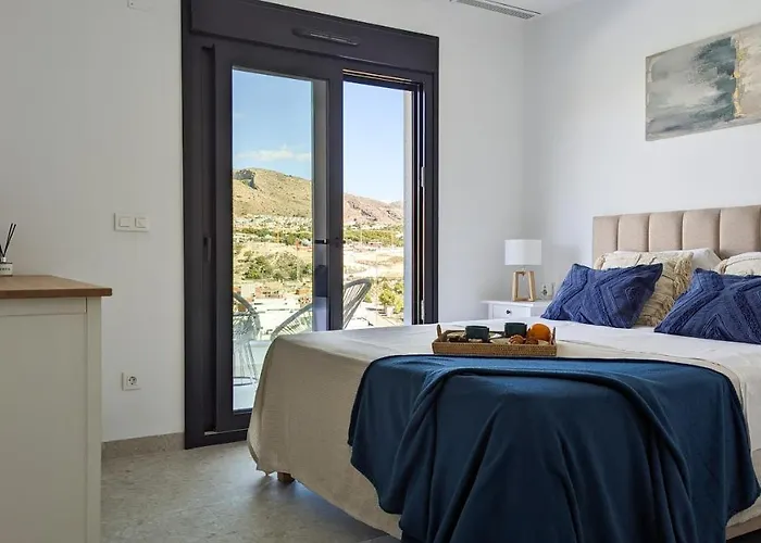Panoramic Pool & Mountains House 公寓 菲内斯特拉特