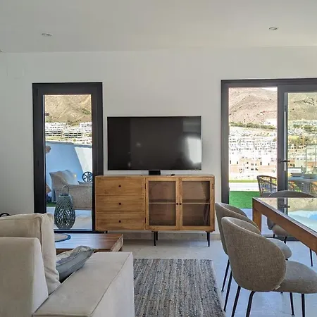Apartment Panoramic Pool & Mountains House *