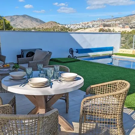 Panoramic Pool & Mountains House Apartment *